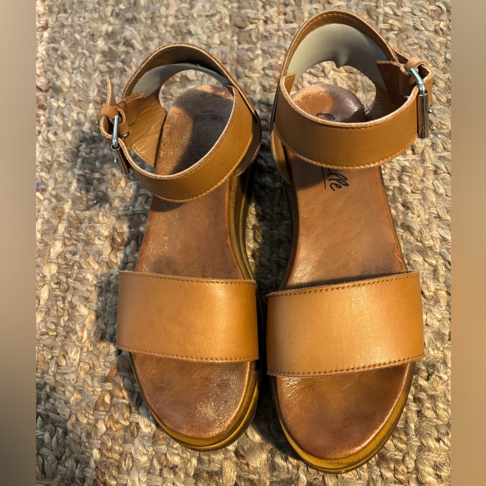 L’intervalle platform sandal